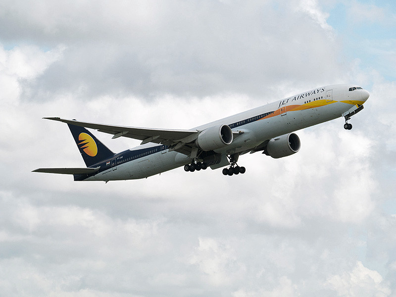 Главное управление гражданской авиации Индии (DGCA) приостановило действие лицензий двух бывших пилотов Jet Airways, которые устроили драку во время рейса Лондон-Мумбаи в то время, как на борту находилось более 300 человек