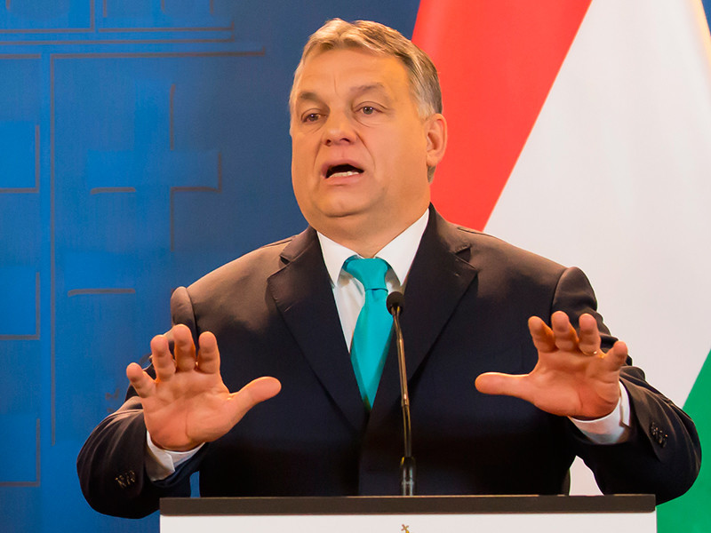 Премьер-министр Венгрии Виктор Орбан назвал прибывающих в Европу беженцев "мусульманскими захватчиками" и заявил, что его страна не намерена их принимать