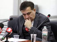 Апелляционный суд Киева постановил заключить лидера "Движения новых сил" Михаила Саакашвили под ночной домашний арест, то есть запретил ему покидать дом ночью