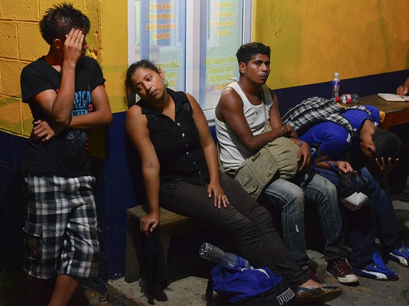 Согласно планам властей, выходцы из Сальвадора, пользующиеся условиями этой программы, должны будут покинуть США до сентября 2019 года или изменить свой текущий статус проживания. Ранее действие программы было отменено для иммигрантов из Гаити и Никарагуа, а принятие решения относительно выходцев из Гондураса было отложено

