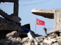 "Озабоченность Турции по поводу безопасности является законной. Мы по-прежнему будет абсолютно открытыми по отношению к Турции в рамках наших усилий в Сирии по разгрому ИГ*. Мы поддерживаем нашего союзника по НАТО в его борьбе с терроризмом", - отмечается в заявлении