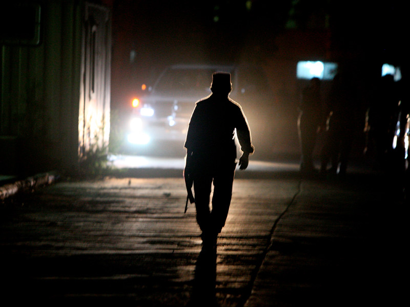 В Кабуле смертник подорвался рядом с полицейскими, проводившими рейд на торговцев алкоголем