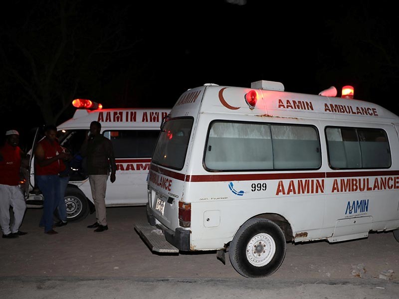В столице восточноафриканского государства Сомали в пятницу, 23 февраля, прогремели два взрыва. Ответственность за теракт в Могадишо взяла на себя исламистская группировка "Аш-Шабаб"*. В результате подрыва двух автомобилей террористами погибли 18 человек и еще два десятка пострадали


