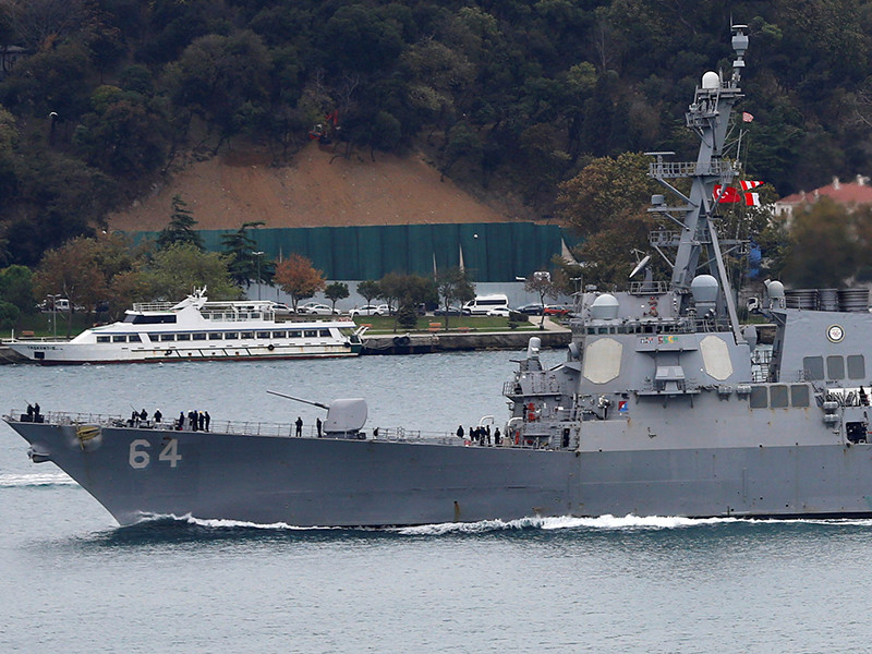 ВМС США объяснили появление сразу двух своих ракетных эсминцев в Черном море

