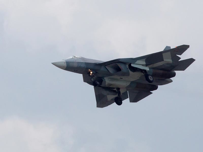 Еще два истребителя пятого поколения Су-57 прибыли на российскую базу в Хмеймим. Теперь там находятся четыре самолета этой модели


