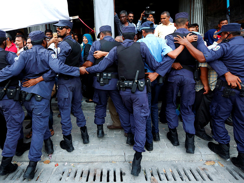 Евросоюз призвал власти Мальдив немедленно отменить режим чрезвычайного положения в стране, введенный 5 февраля