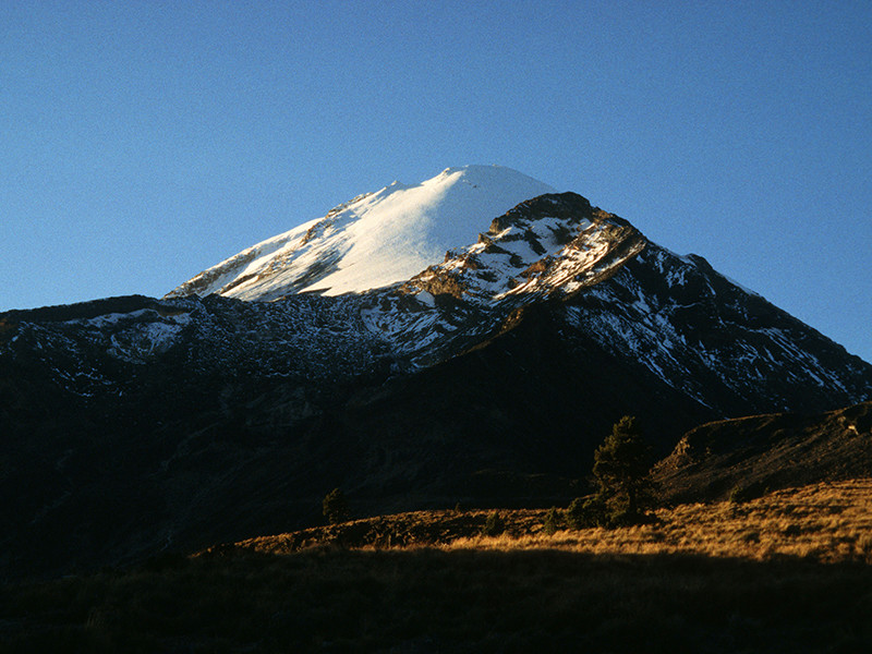Вулкан Орисаба считается самой высокой вершиной Мексики. Его высота составляет 5675 м. Последнее извержение вулкана произошло в 1687 году