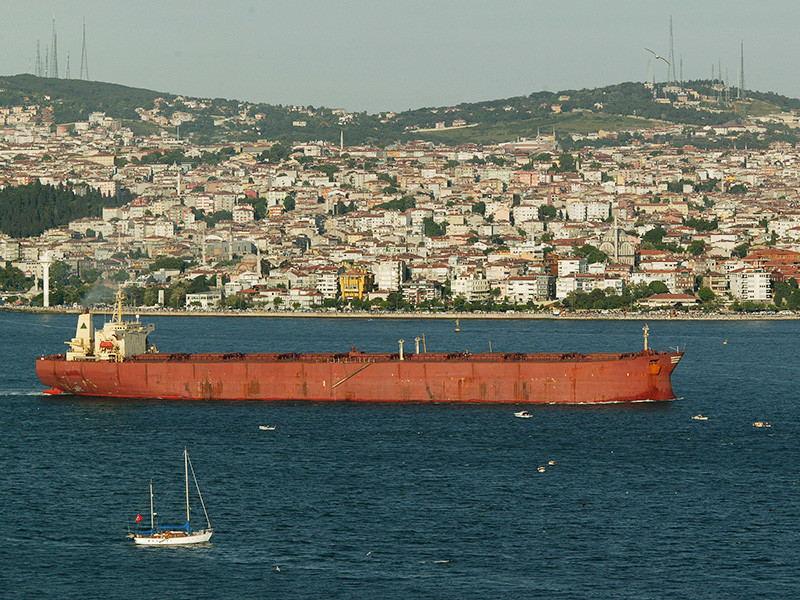 Пираты освободили танкер Marine Express с 22 индийскими моряками, захваченное несколько дней назад. Судно перевозило более 13 тысяч тонн топлива, связь с танкером пропала в четверг, 1 февраля