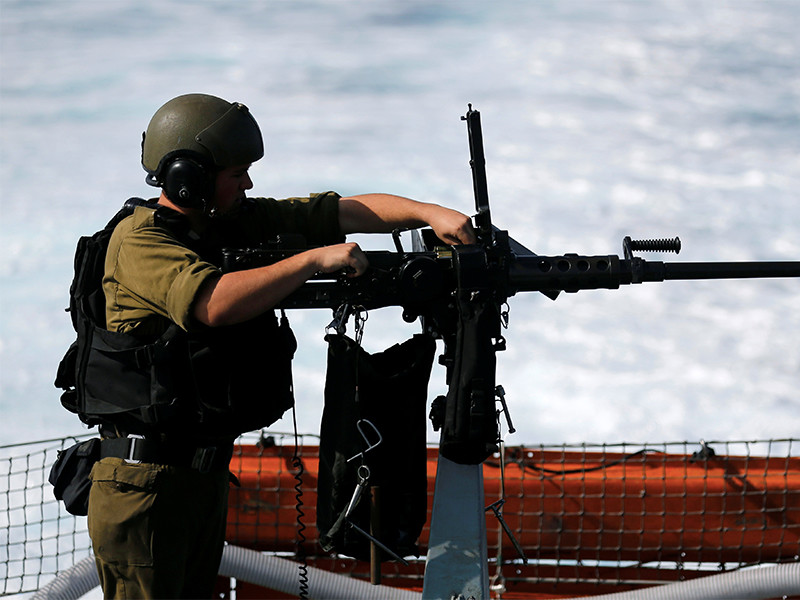 Израильские ВМС обстреляли лодку с палестинскими рыбаками
