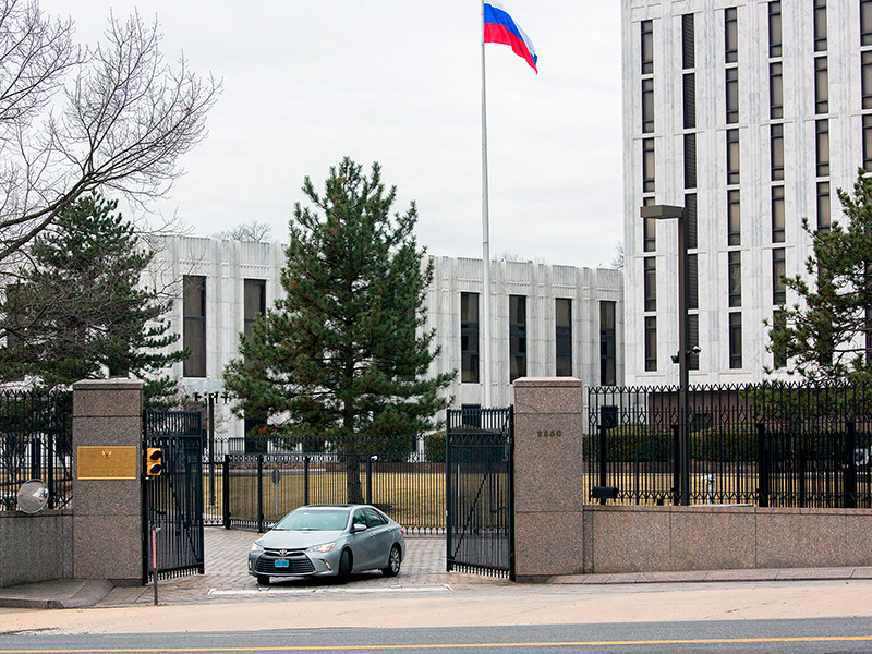 Секретная служба США задержала американца, который попытался проникнуть на территорию посольства РФ в Вашингтоне