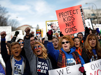 Марш в Вашингтоне - реакция общественности на повторяющиеся трагедии, когда посторонние люди становятся жертвами стрелков, устраивающих бойню в людных местах