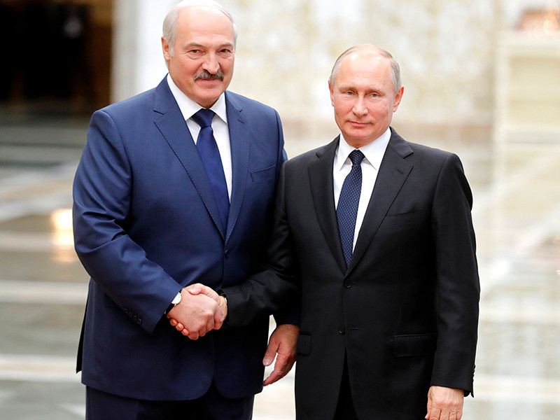 Президент Белоруссии заявил, что русские бывают "и хорошими, и плохими", однако именно этот народ, по его словам, протянет руку помощи Белоруссии в трудную минуту.