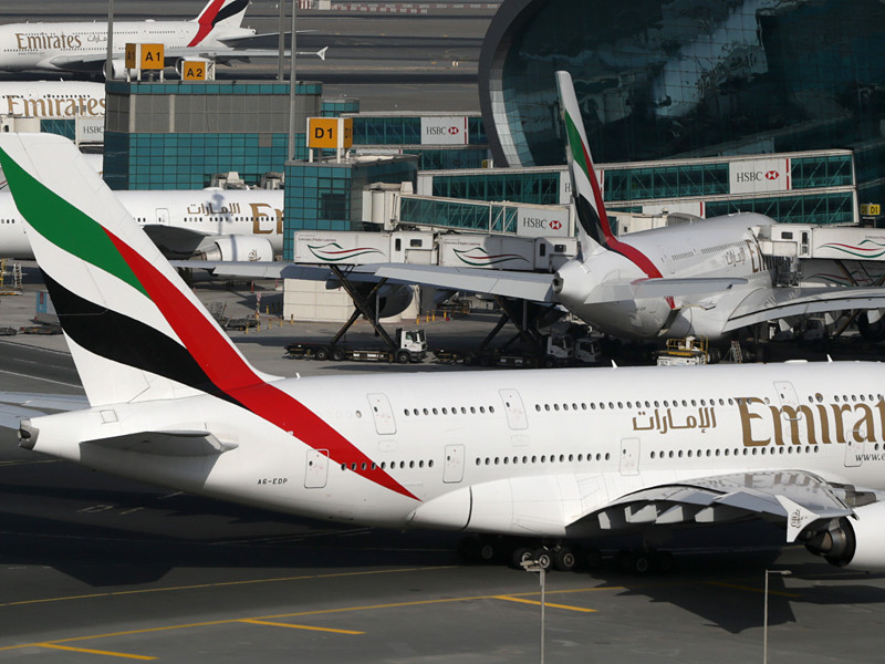 Сотрудник авиакомпании Emirates тяжело пострадал в результате происшествия, произошедшего в аэропорту угандийского города Энтеббе