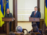 Президент Украины Петр Порошенко во время встречи с послами стран-членов "Большой семерки" (G7) призвал их не признавать результаты президентских выборов РФ в Крыму.