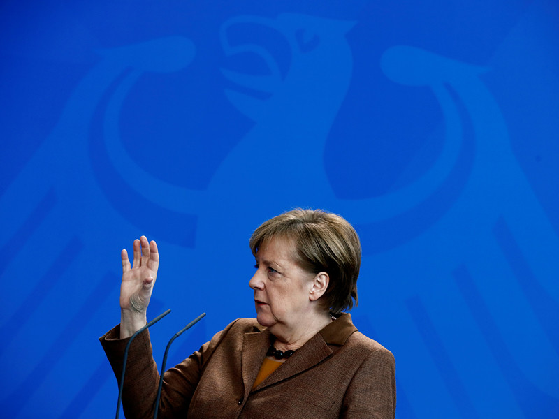 В Германии согласована новая правительственная коалиция: к консерваторам во главе с Ангелой Меркель присоединяться социал-демократы, которые сразу после выборов заявляли о намерении уйти в оппозицию