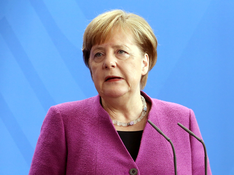 Германия не будет присоединяться к военной операции и возможным авиаударам по позициям сирийского правительства Башара Асада в ответ на предполагаемое использование химического оружия в Думе (Восточная Гута). Об этом объявила канцлер ФРГ Ангела Меркель