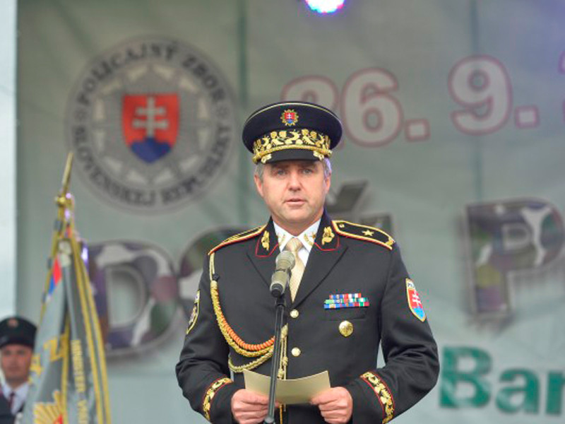 Глава полиции Словакии Тибор Гашпар подал 18 апреля в отставку в связи с усиливающимся недовольством общественности