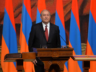 Президент Армении заявил, что теперь живет в стране мечты. А лидер оппозиции созвал  новый большой митинг