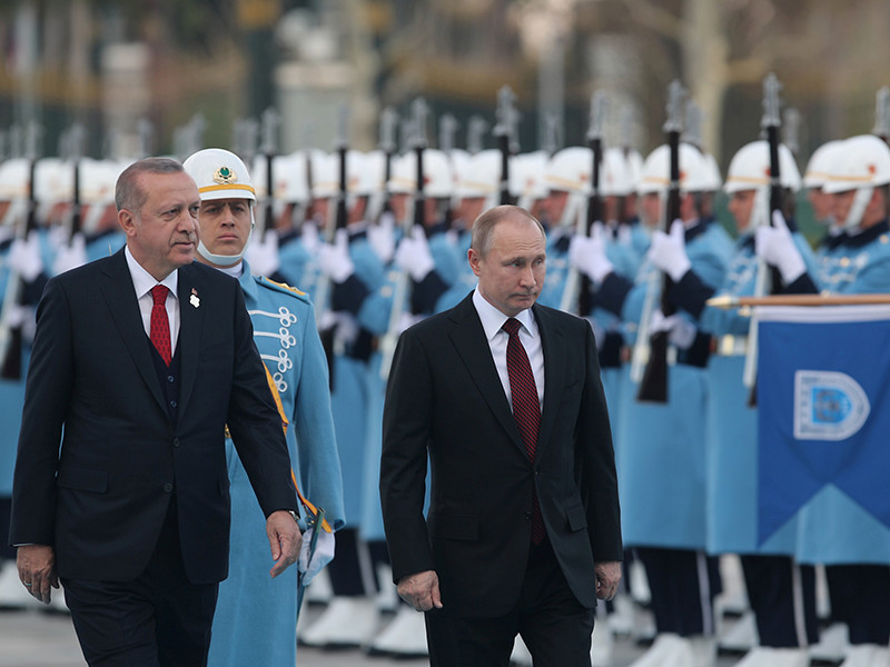 Президент России Владимир Путин прибыл с двухдневным визитом в Анкару, где у него запланированы переговоры с турецким лидером Реджеп Тайип Эрдоганом