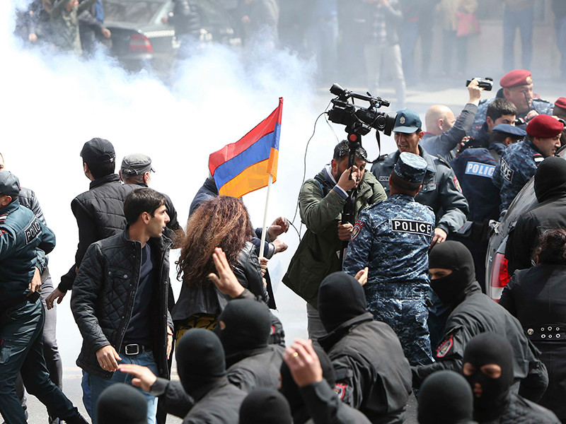 В Ереване 11-й день народных протестов против правительства
