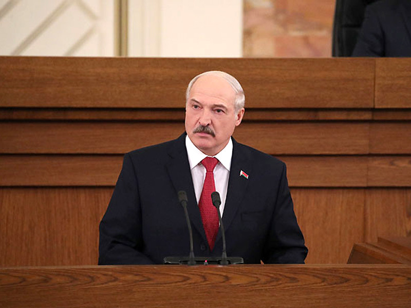 Президент Белоруссии Александр Лукашенко раскритиковал введенные Россией ограничения на поставки белорусских продуктов
