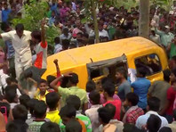 В Индии столкнулись школьный автобус и поезд - 13 погибших