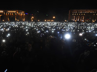 На митинг в центре Еревана вышли 160 тысяч человек