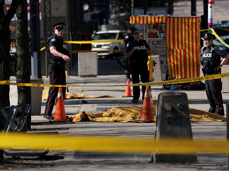 Полиция считает теракт основной версией инцидента в Торонто
