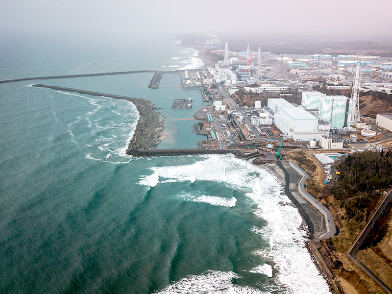 На приборах для мониторинга уровня радиации, установленных в японской префектуре Фукусима после аварии на одноименной АЭС в 2011 году, выявлено около четырех тысяч сбоев. Власти планируют значительно сократить количество этих устройств

