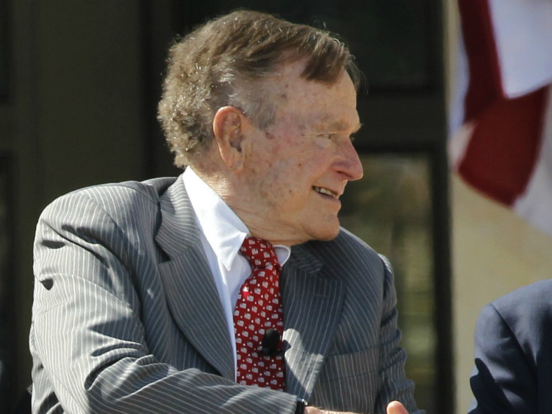 Экс-президент США Джордж Буш-старший вновь попал в больницу
