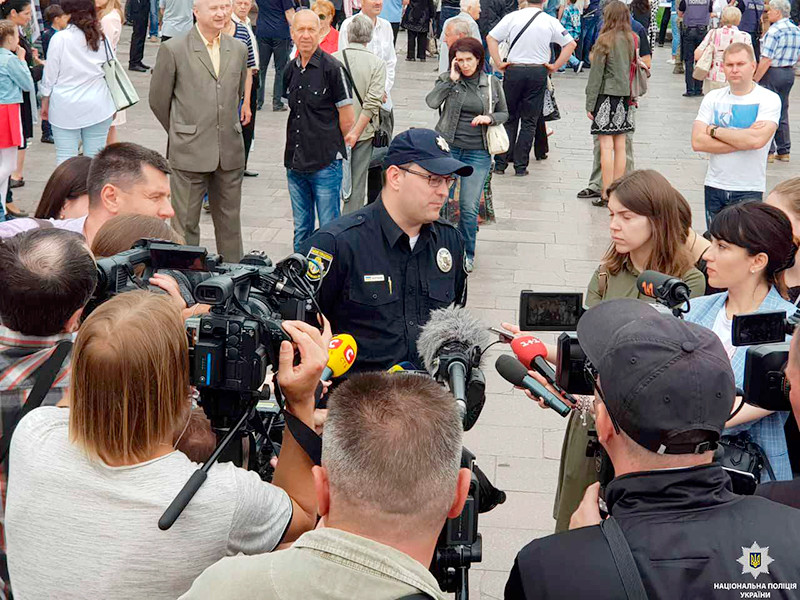 Украинская полиция отчиталась о задержании продавщицы воздушных шариков на акции в честь Дня Победы

