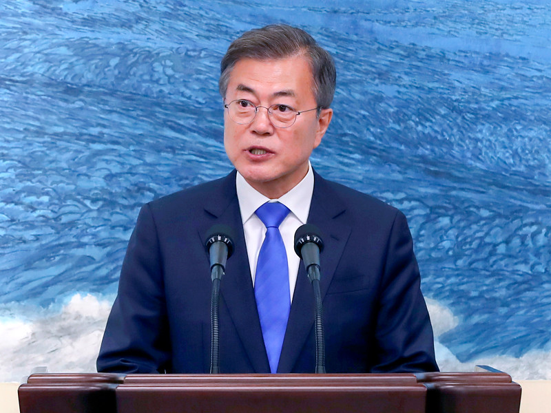 Президент Южной Кореи Мун Чже Ин во вторник, 1 мая, попросил ООН проверить приверженность КНДР денуклеаризации Корейского полуострова
