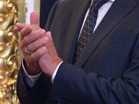 Экс-канцлер ФРГ Герхард Шредер, женившись на кореянке, "блеснул" кольцом на инаугурации Путина