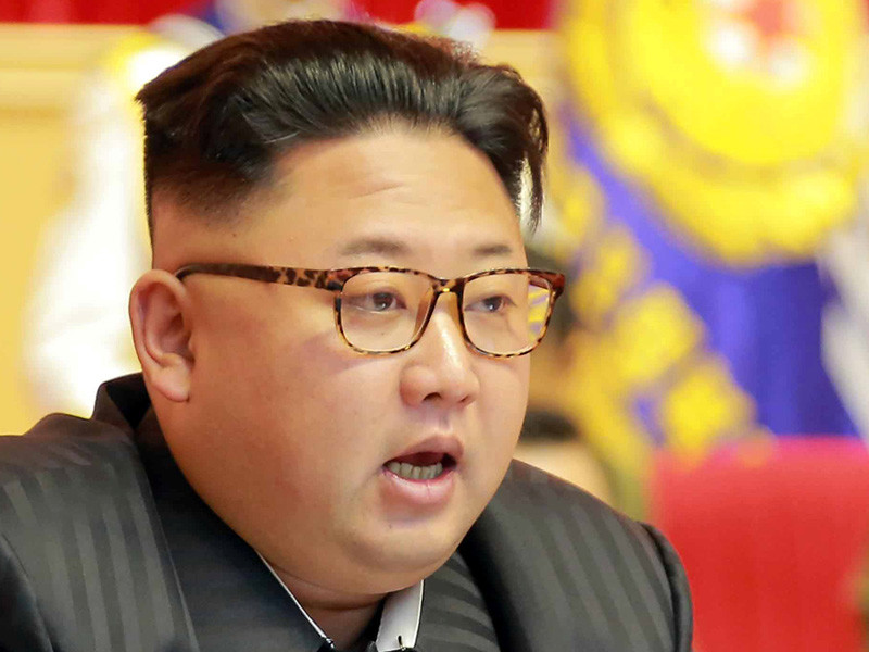 Представителям американской администрации поручено готовиться к проведению встречи президента США Дональда Трампа и лидера Северной Кореи Ким Чен Ына в Сингапуре, сообщает телеканал CNN со ссылкой на два информированных источника