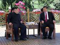 По данным китайского госагентства Хinhua, визит Ким Чен Ына в Китай начался 7 мая и продолжился 8 мая в городе Далянь. Сообщается, что лидеры провели переговоры, прогулялись и пообедали