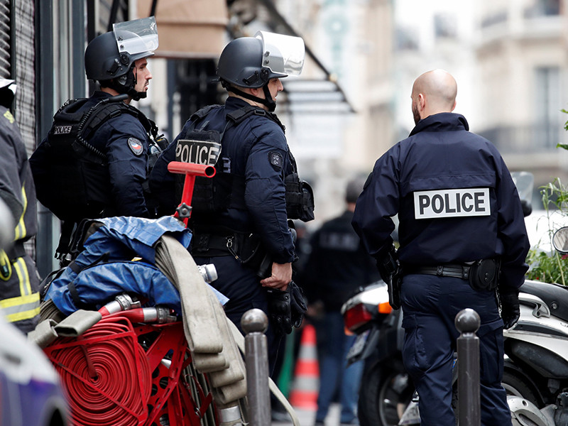 В Париже мужчина захватил заложников и потребовал связаться с посольством Ирана