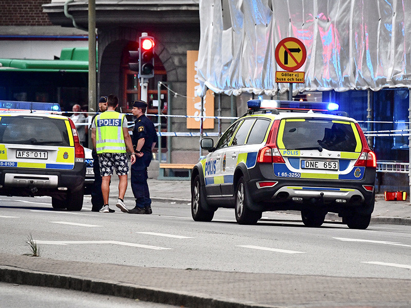 Двое пострадавших при стрельбе в шведском городе Мальме скончались в больнице, сообщается на сайте полиции Швеции. Одному из погибших было 18 лет, другому - 29. В общей сложности, по данным правоохранительных органов, во время инцидента пострадали шесть человек