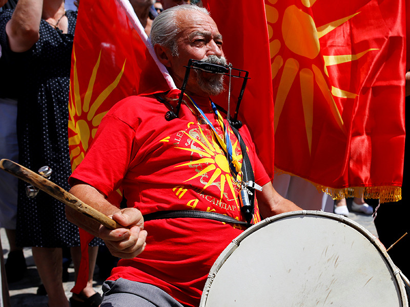 Жители Македонии вышли на акции протеста против соглашения о переименовании страны
