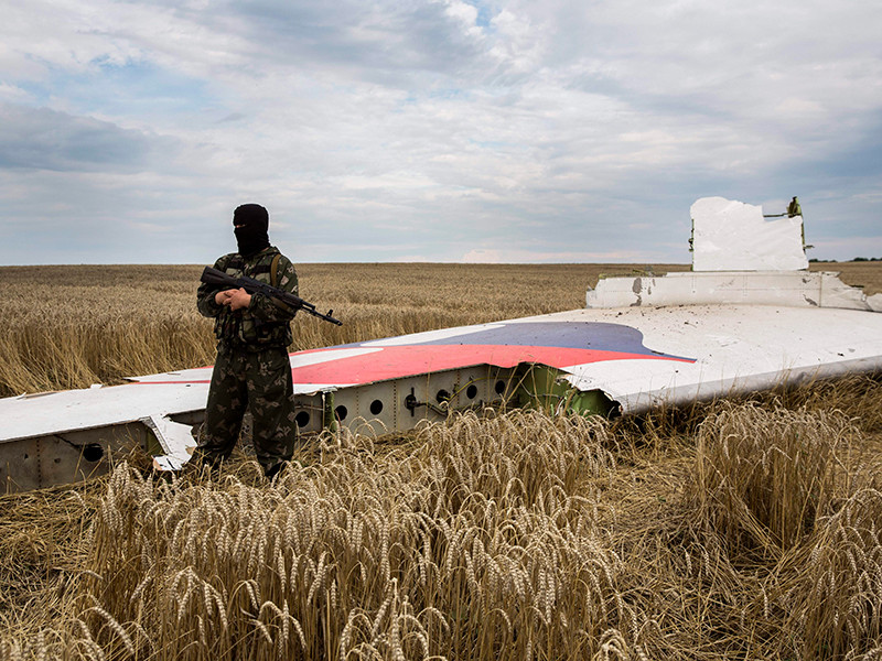 Украинские и российские спецслужбы вели слежку за членами нидерландской миссии, которая на Украине занималась расследованием крушения рейса MH17 в июле 2014 года