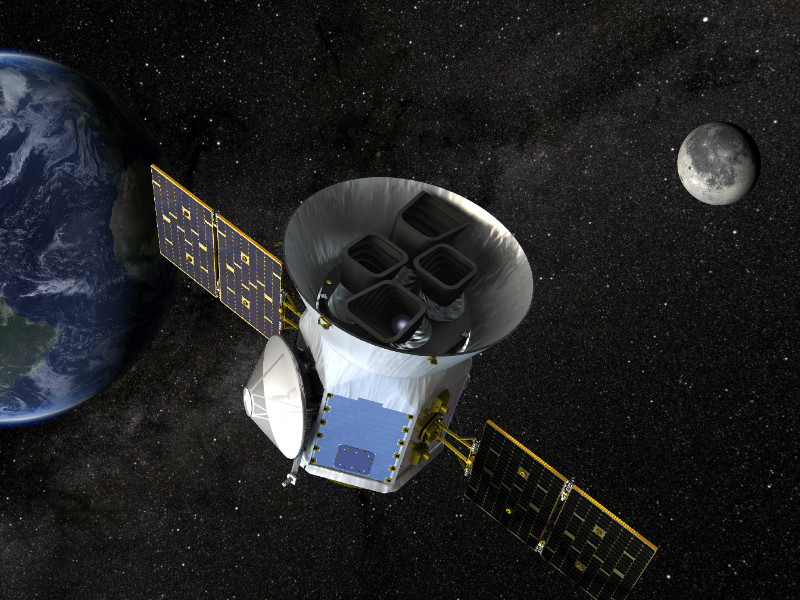Обещанный Илоном Маском первый полет туристов на Луну отложили минимум на год

