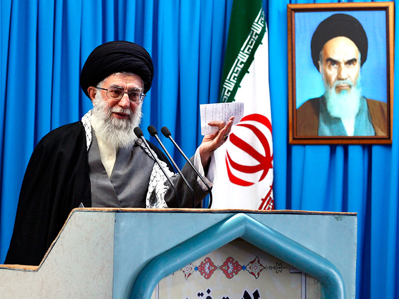 В понедельник указание быть готовым к увеличению числа центрифуг дал верховный лидер Ирана аятолла Хаменеи