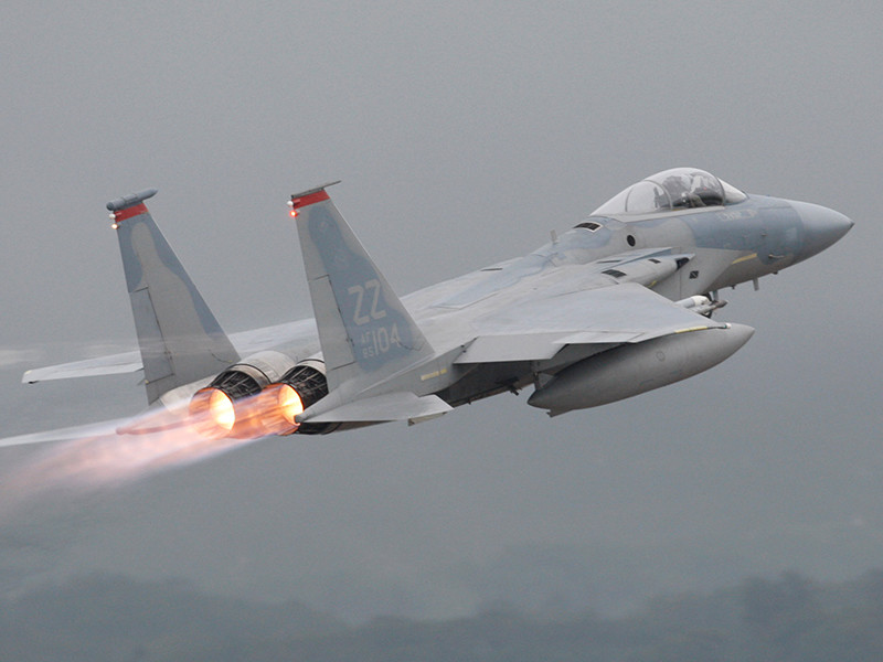 У берегов Японии разбился истребитель ВВС США F-15, пилот спасся
