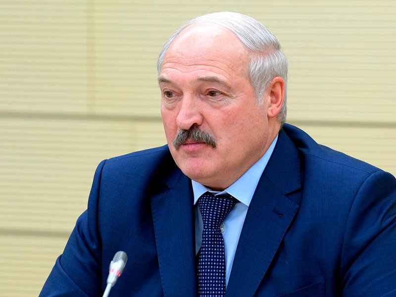 Глава белорусского государства Александр Лукашенко заявил, что республика не выбирает между Западом и Востоком, а укрепляет партнерство и независимость