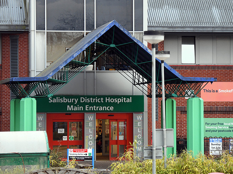 Женщина, которая подверглась воздействию нервно-паралитического вещества в британском городе Эймсбери (графство Уилтшир), умерла в воскресенье, 8 июля, в больнице. Об этом говорится в сообщении на сайте Скотланд-Ярда