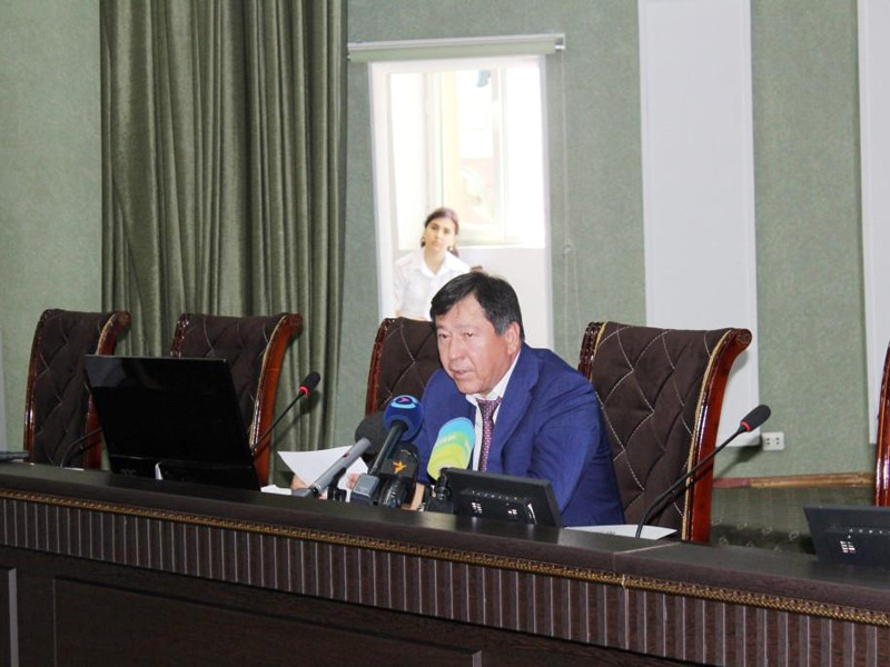 Глава МВД Таджикистана Рамазон Рахимзода уточнил на пресс-конференции, что в результате наезда погибли два гражданина США, гражданин Швейцарии и подданный Нидерландов