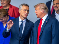 Дональд Трамп и Йенс Столтенберг на церемонии открытия саммита Нато в Брюсселе, 11 июля 2018 года