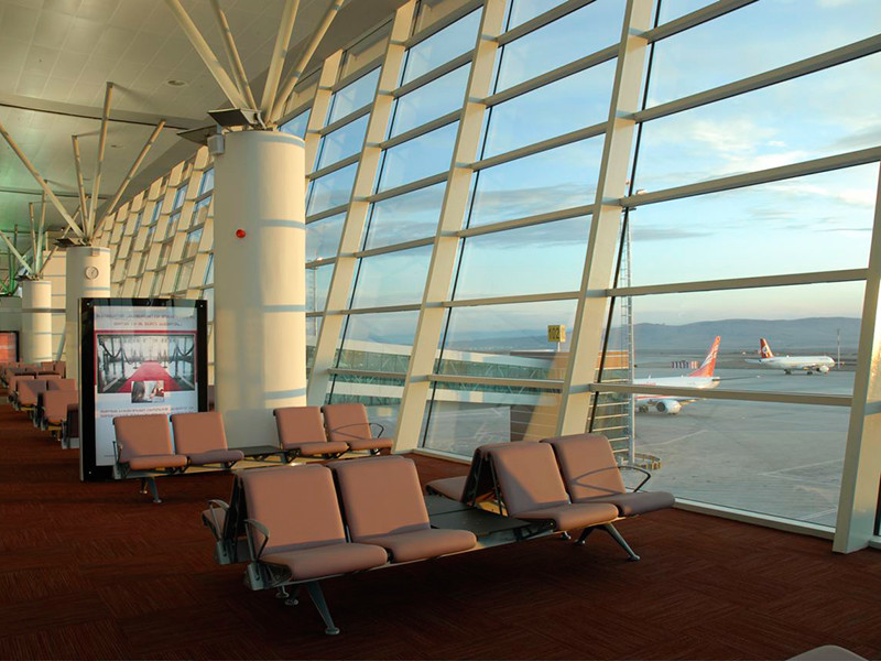 В министерстве иностранных дел Грузии заявили, что не видят ничего оскорбительного в процедуре проверки пассажиров в Тбилисском международном аэропорту