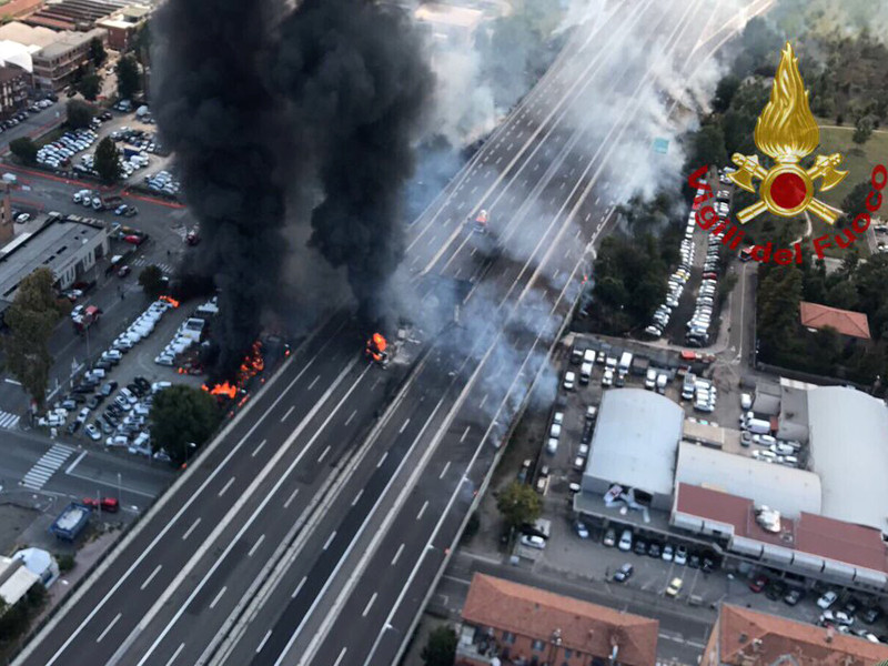 В окрестностях аэропорта Болоньи произошел взрыв