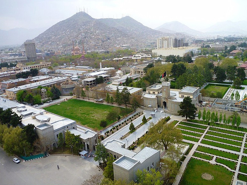Столица Афганистана Кабул подверглась ракетному обстрелу во время выступления президента Ашрафа Гани по случаю мусульманского праздника Ид аль-Адха (Курбан-байрам). Атака произошла в 9:00 по местному времени (7:30 мск). Целью обстрела стали президентский дворец и дипломатический квартал столицы