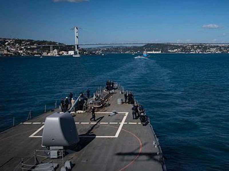 Эсминец Carney военно-морских сил США в минувшее воскресенье зашел в Черное море, сообщил 6-й флот американских ВМС